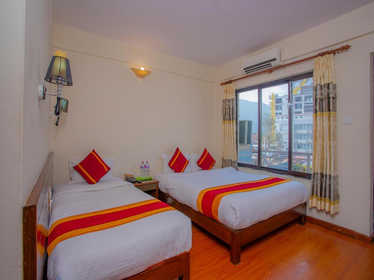 Hotel Garuda Inn Pokhara Eksteriør bilde